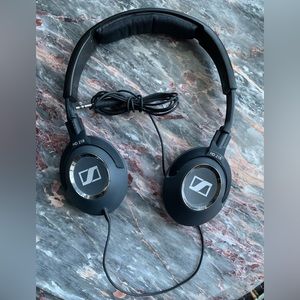 SENNHEISER headphones